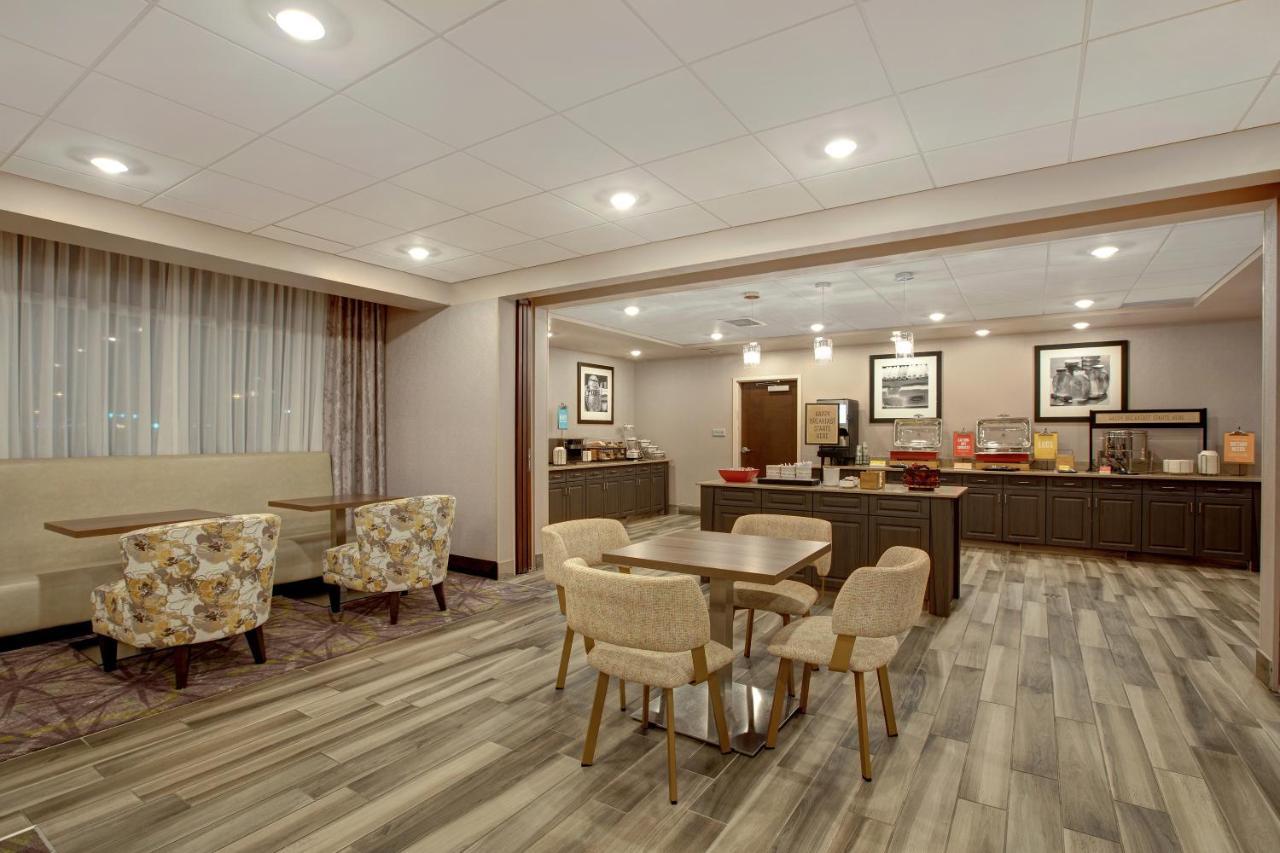 The Landing Hotel & Conference Centre St. Paul Dış mekan fotoğraf